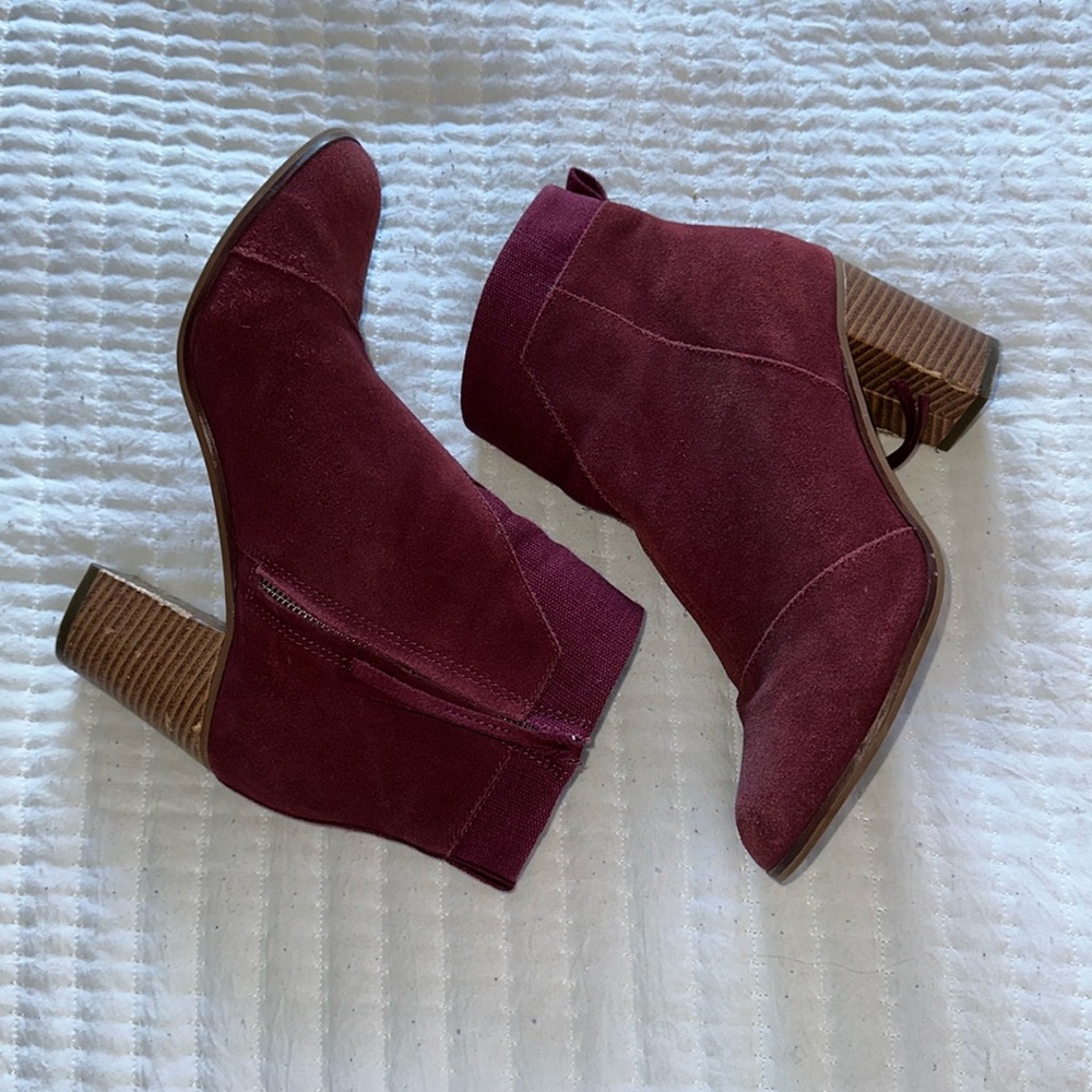 Tom’s Burdgundy Ankle Booties (~2.5-3in block heel)